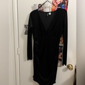 Elegant Black Long Sleeve Dress